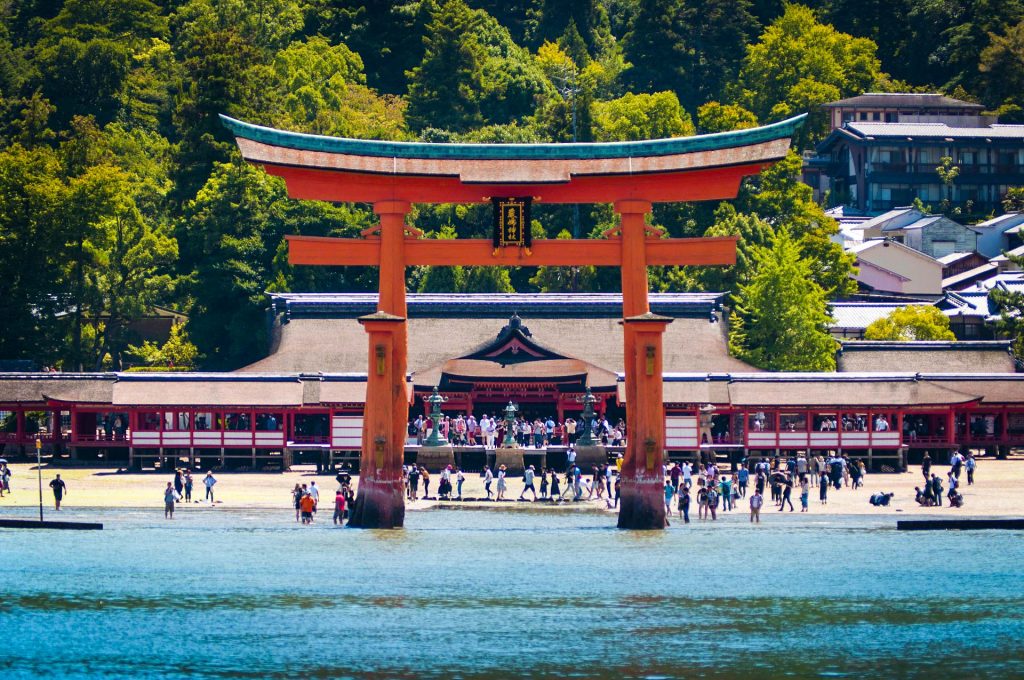 Itsukushima Shrine, Japan - CityChangers.org