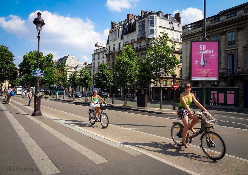 Paris bike lanes - CityChangers.org